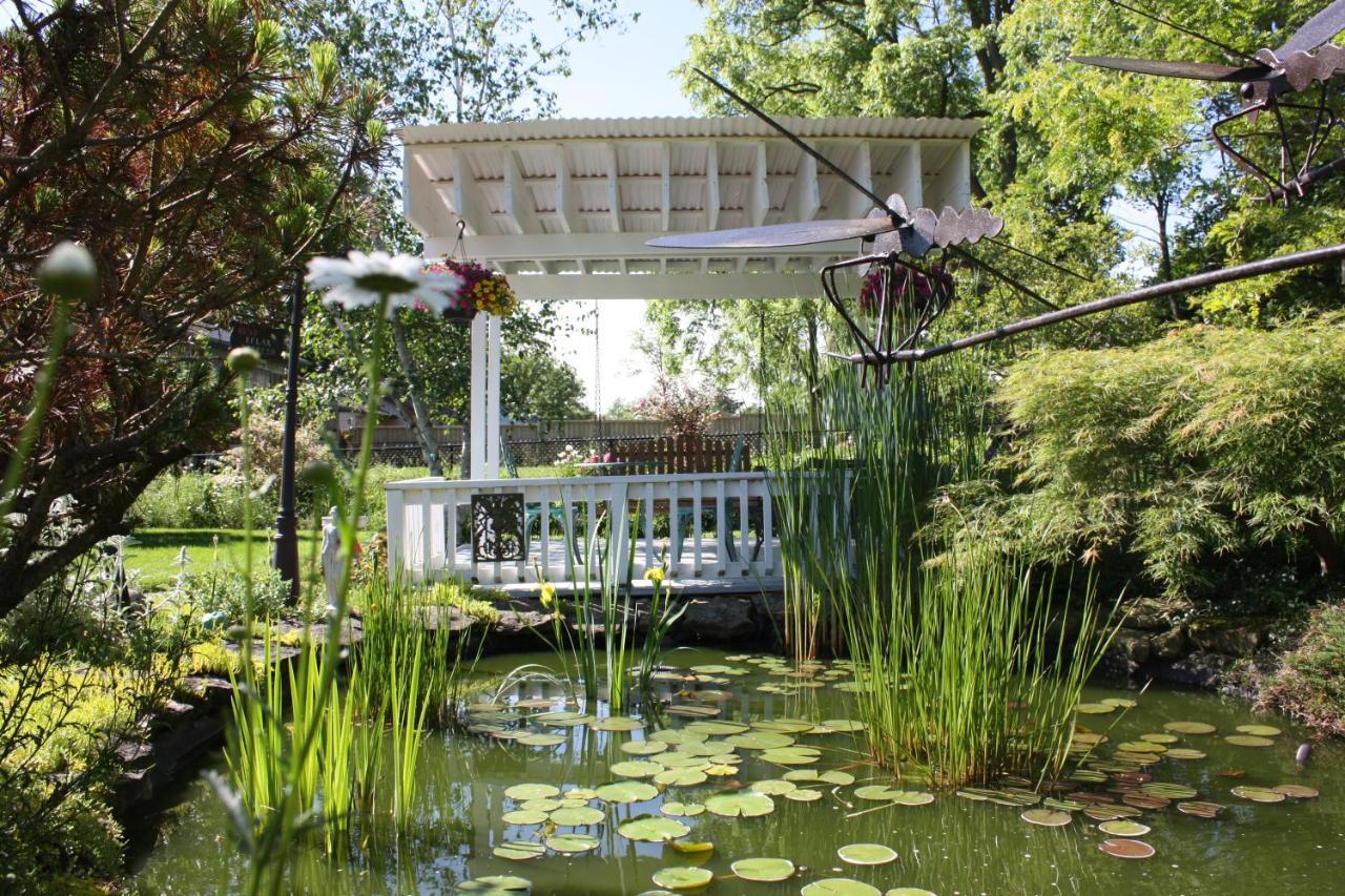 Carrousel Bed & Breakfast Cayuga Esterno foto