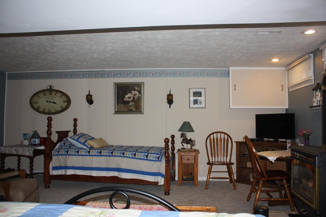 Carrousel Bed & Breakfast Cayuga Camera foto