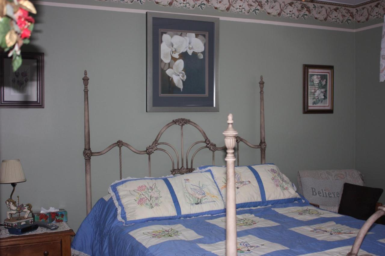 Carrousel Bed & Breakfast Cayuga Camera foto
