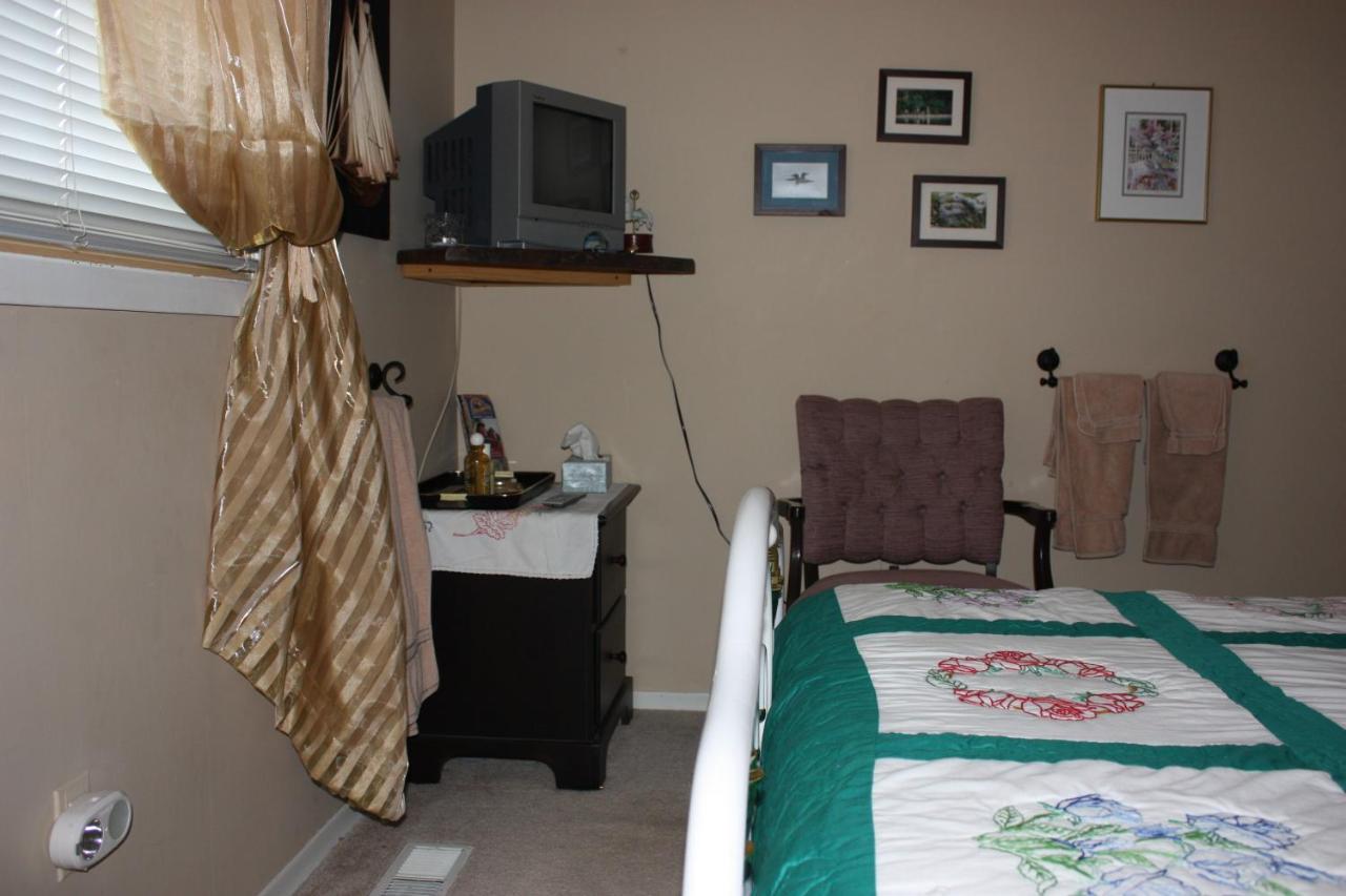 Carrousel Bed & Breakfast Cayuga Camera foto