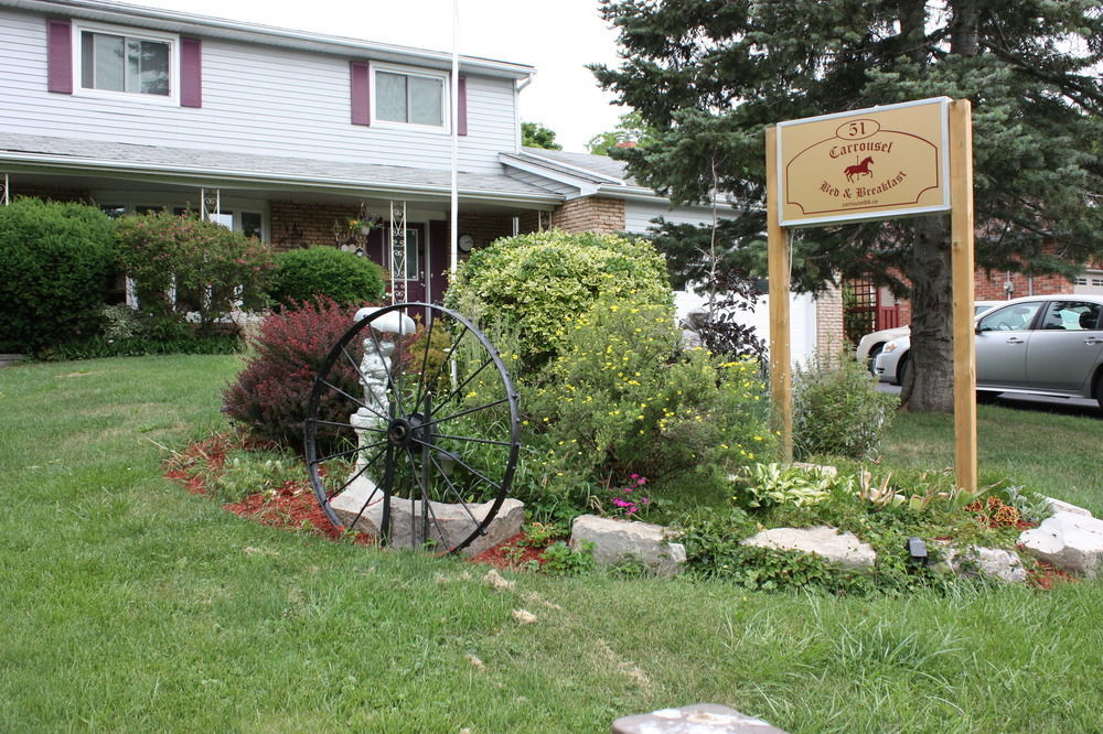 Carrousel Bed & Breakfast Cayuga Esterno foto