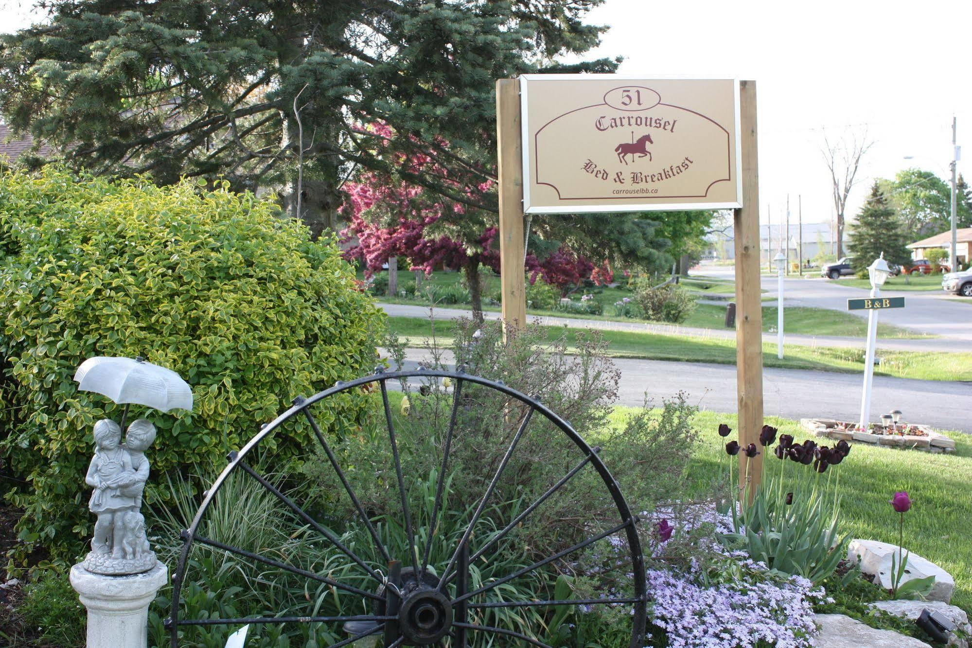 Carrousel Bed & Breakfast Cayuga Esterno foto
